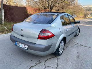 Renault Megane foto 2