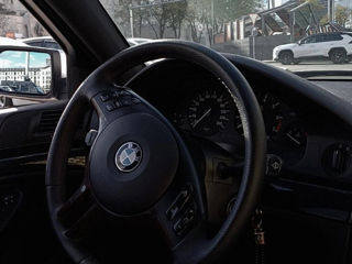 BMW 5 Series foto 6