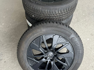 5x114.3 R18 Toyota cu anvelope 235/60 R18 foto 1