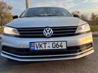 Volkswagen Jetta foto 2