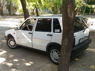 Fiat UNO foto 2