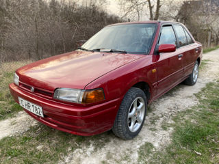 Mazda 323 foto 2