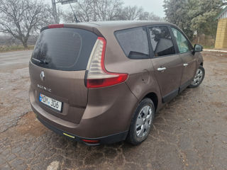 Renault Grand Scenic foto 2