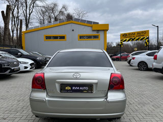 Toyota Avensis foto 5