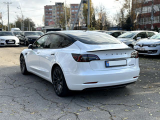 Tesla Model 3 foto 4