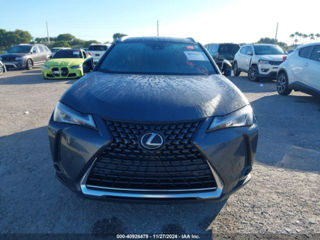 Lexus UX foto 2