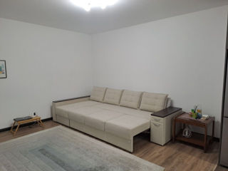 Apartament cu 2 camere, 80 m², Buiucani, Chișinău foto 3