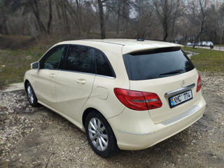 Mercedes B-Class foto 3