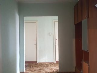 De vinzare apartament cu 3 odai, 143 seria, Centru, Cahul foto 3