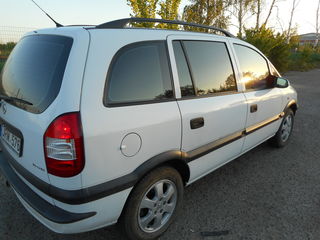 Opel Zafira foto 4