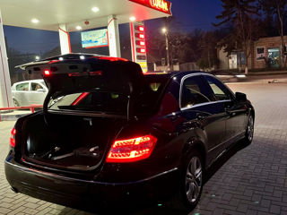 Mercedes E-Class foto 2