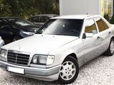 Mercedes E Class foto 2