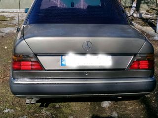 Mercedes Series (W124) foto 3