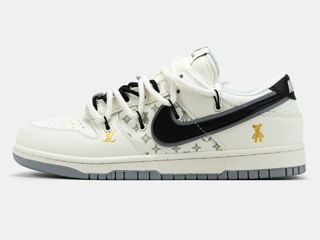 Nike SB Dunk x Louis Vuitton Unisex