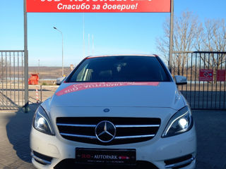 Mercedes B-Class foto 2