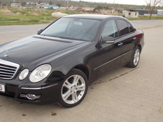 Mercedes E-Class foto 1