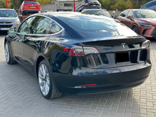 Tesla Model 3 foto 3