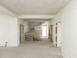 De vânzare casă în 3 Nivele cu o suprafață de 200 mp+3,42ari, amplasat foto 12