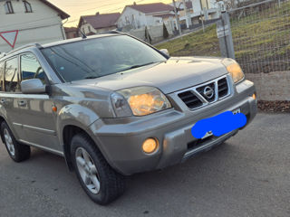 Nissan X-Trail foto 2