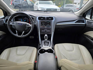 Ford Fusion foto 10