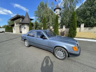 Mercedes Series (W124) foto 2