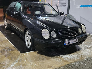 Mercedes E-Class foto 9