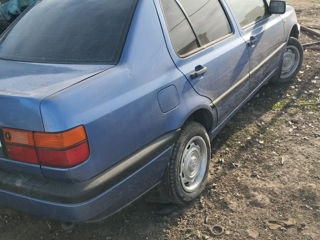 Volkswagen Vento foto 2