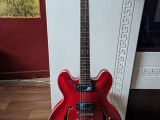 Hohner 335 electric guitar