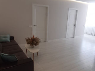 Apartament cu 2 camere, 70 m², Centru, Chișinău foto 5