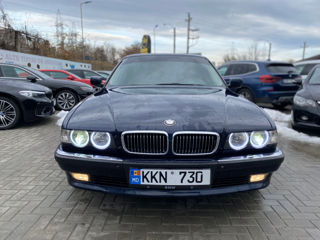 BMW 7 Series foto 2