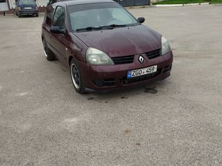 Renault Clio foto 1