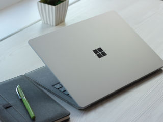 Microsoft Surface Laptop 2 (Core i5 8250u/8Gb Ram/256Gb SSD/13.5" 2K PixelSense Touch) foto 15