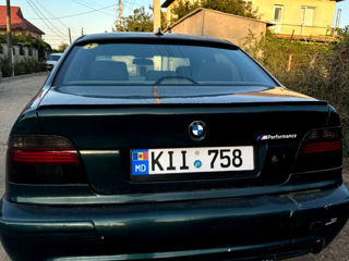 BMW 5 Series foto 3