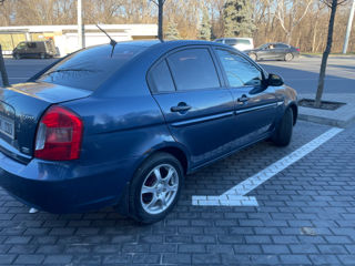 Hyundai Accent foto 3