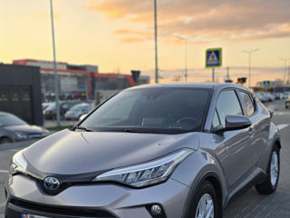 Toyota C-HR foto 2