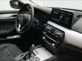 BMW 5 Series foto 6