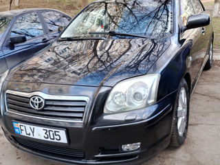 Toyota Avensis foto 8