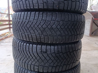 235 60 18 Pirelli iarnă 90%