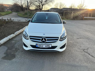 Mercedes B-Class foto 2