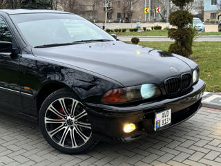 BMW 5 Series foto 8