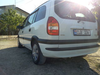 Opel Zafira foto 8