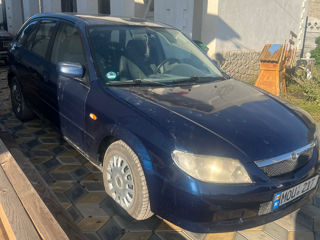 Mazda 323 foto 4