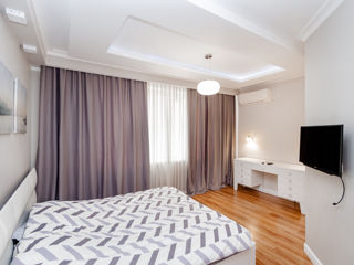 Apartament cu 2 camere, 90 m², Centru, Chișinău foto 3