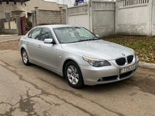 BMW 5 Series foto 2