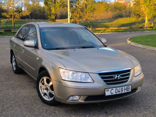 Hyundai Sonata foto 1