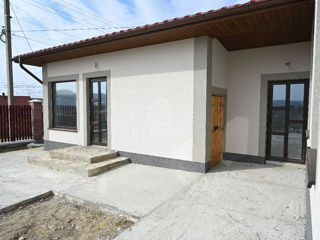 Vânzare casă cu teren de 8 ari în raionul Ialoveni. foto 2