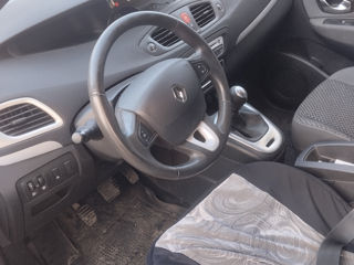 Renault Grand Scenic foto 7