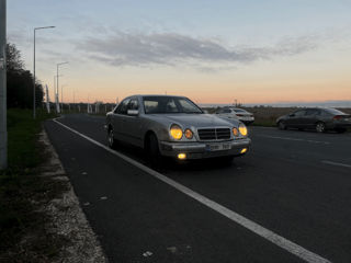 Mercedes E-Class foto 4