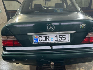 Mercedes Series (W123) foto 5