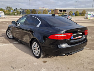 Jaguar XE foto 6